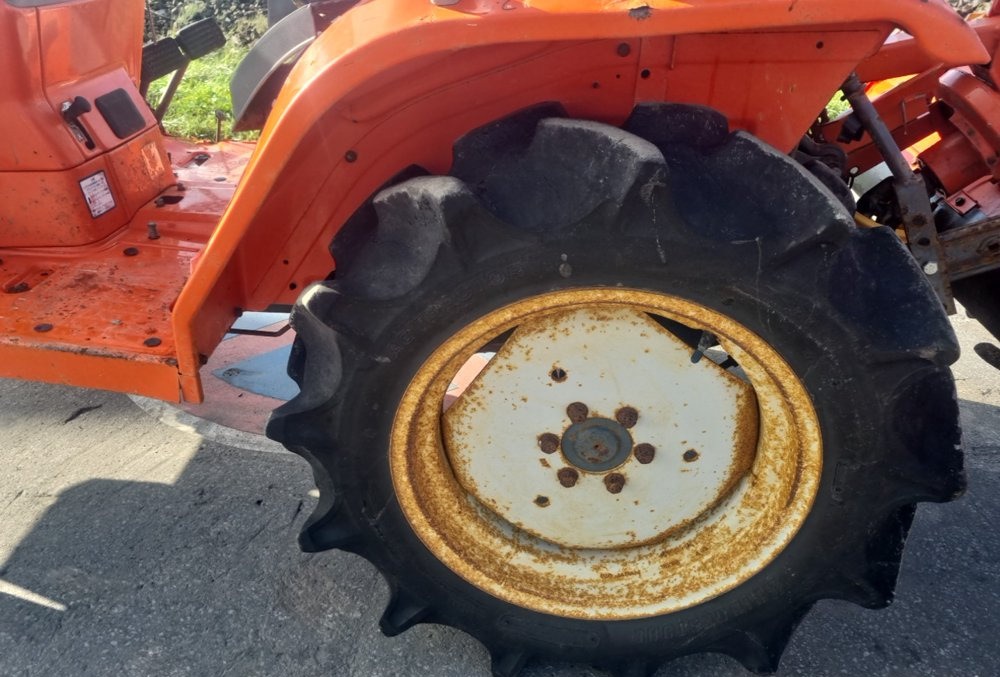 Hinomoto CX16